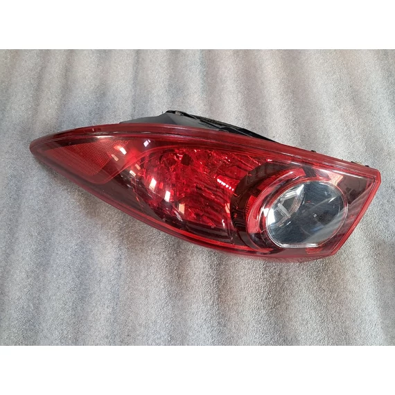 MAZDA 3 (BM) Jobb külső hátsó lámpa B45A-51150