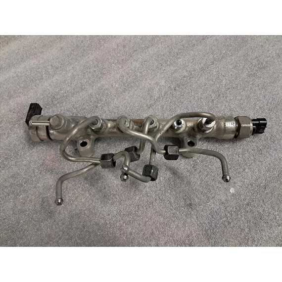 MAZDA 3 (BM) 2.2 SKYACTIV SH Rail cső