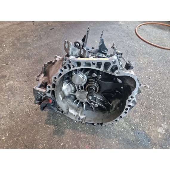 TOYOTA VERSO 2.0 D4D váltó