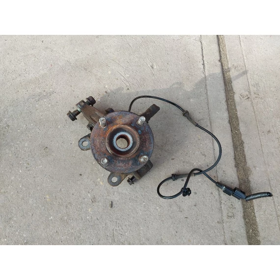 NISSAN NOTE (E12) 1.5 DCI bal első csonkállvány