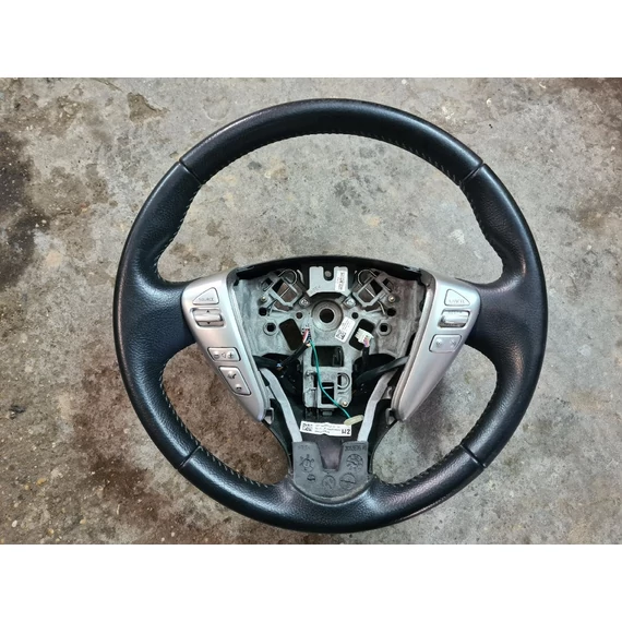 NISSAN NOTE (E12) kormány