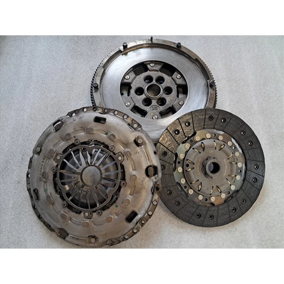 SKODA OCTAVIA III (5E) 2.0 CRTDI Kettőstömegű lendkerék szett 124Q60710