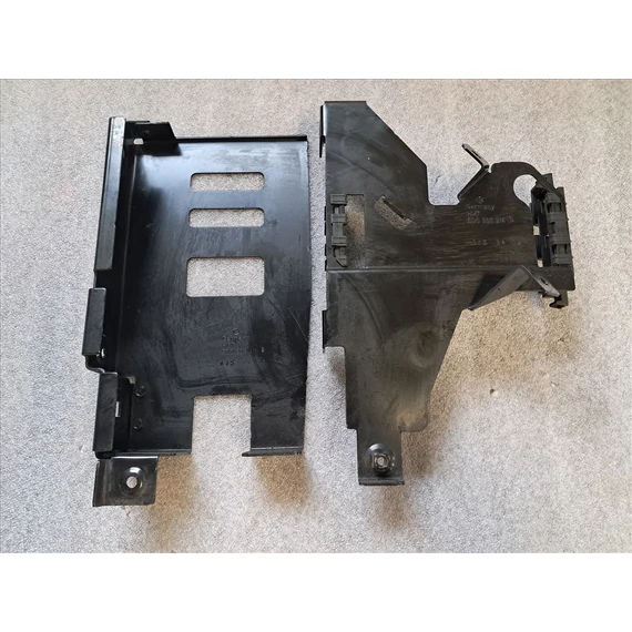 SKODA OCTAVIA III (5E) 2.0 CRTDI CKF Motorvezérlő tartó 5Q0907411B 5Q0906214D