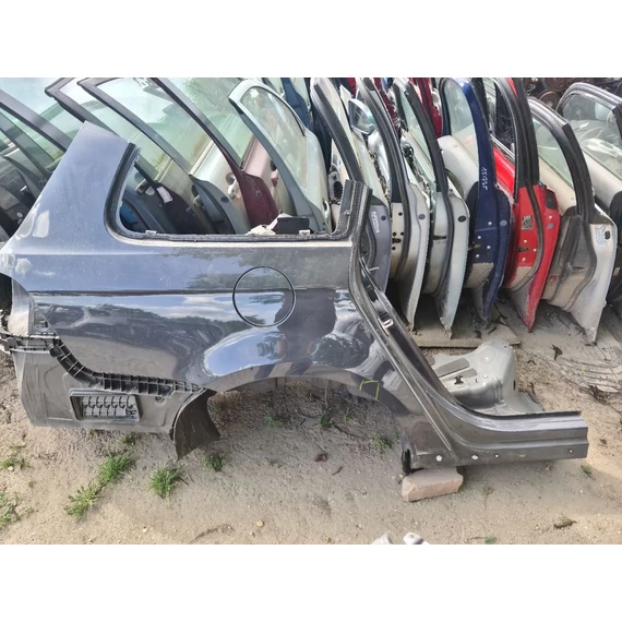 VOLKSWAGEN PASSAT B7 KOMBI jobb hátsó sárvédő negyed