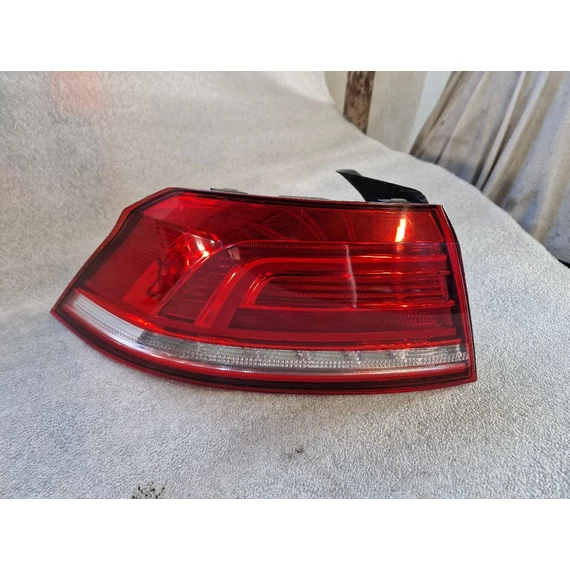 VOLKSWAGEN PASSAT B8 (3G) SEDAN bal külső hátsó lámpa