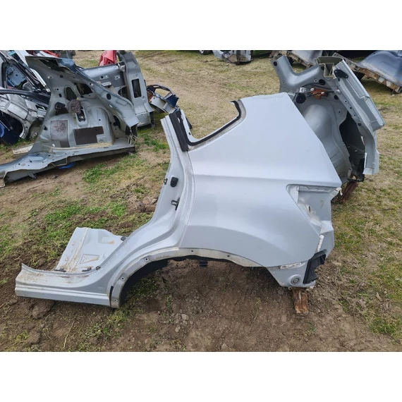 NISSAN QASHQAI (J10) bal hátsó sárvédő negyed