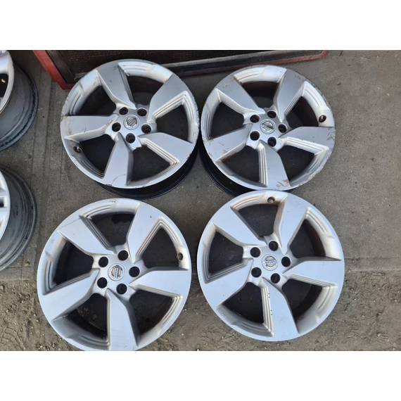 NISSAN QASHQAI II (J11) Gyári 18" alufelni garnitúra