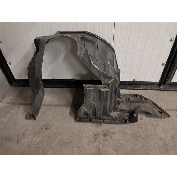 SUZUKI SX4 S-CROSS (JY) Bal első dobbetét 72322-61M0