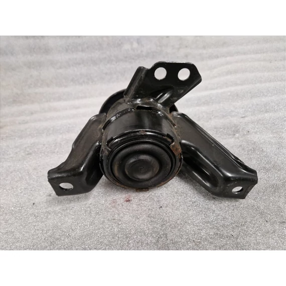 KIA SPORTAGE (QL) 1.7 CRDI Motortartó bak 21815-D9100