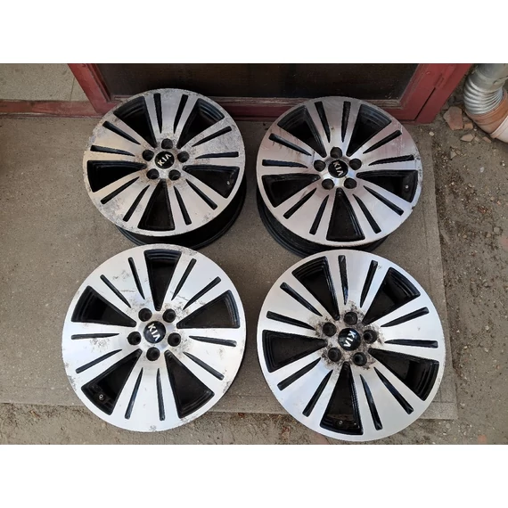 KIA SPORTAGE (SL) Gyári 18" alufelni szett