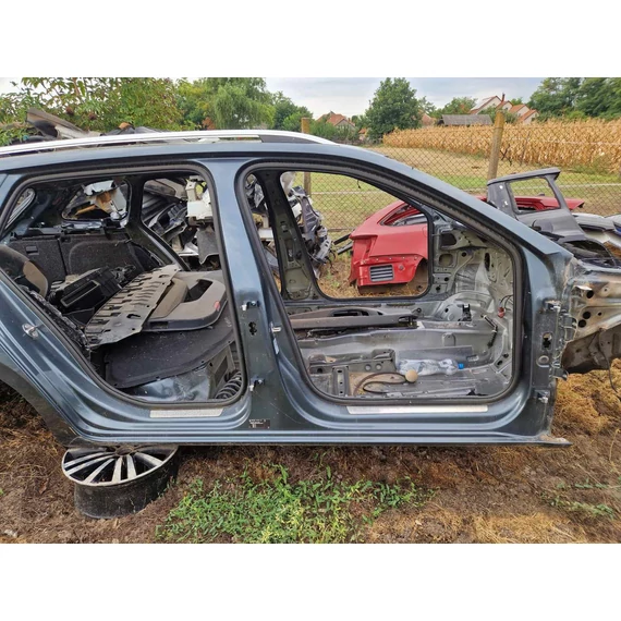SKODA SUPERB III (3V) kombi jobb küszöb 