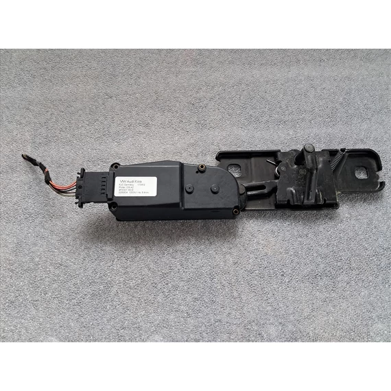 SKODA SUPERB II (3T) KOMBI csomagtérajtó zár 4F9827383E