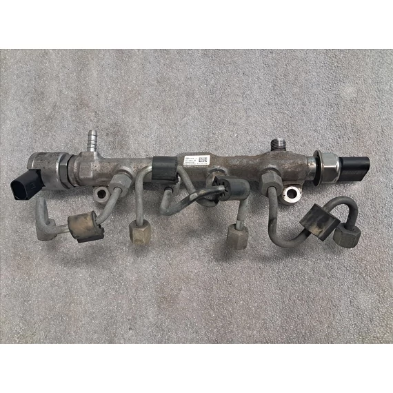 SKODA SUPERB III (3V) 1.6 CRTDI DCX Rail cső 04L089G 04L906054 04L1307640C