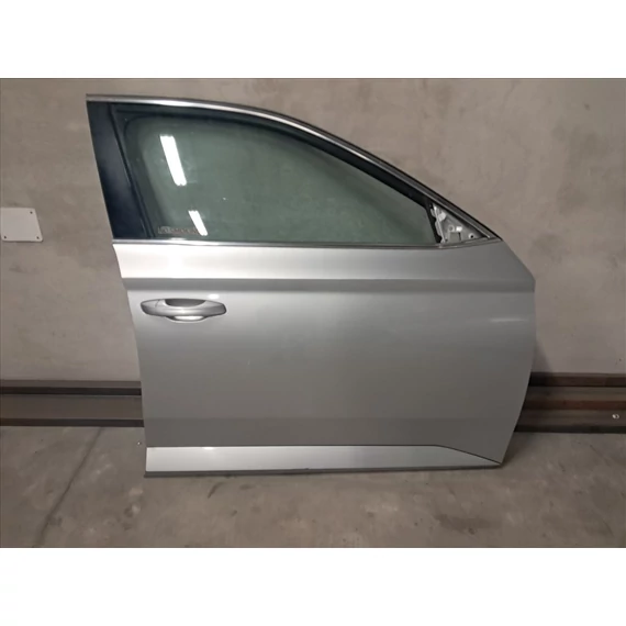 SKODA SUPERB III (3V) Jobb első ajtó LA7W