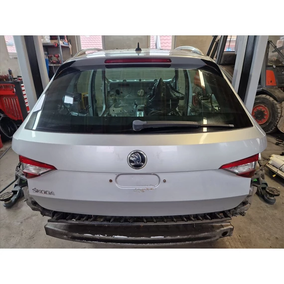 SKODA SUPERB III (3V) KOMBI Csomagtérajtó