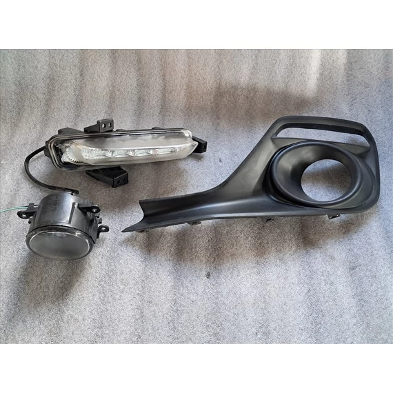 SUZUKI SWIFT V Bal ködfényszóró kerettel, nappali menetfény 36584-52R00 71761-52R2