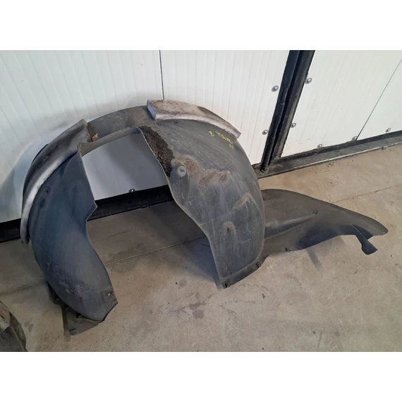 VOLKSWAGEN TIGUAN (5N) Bal első dobbetét