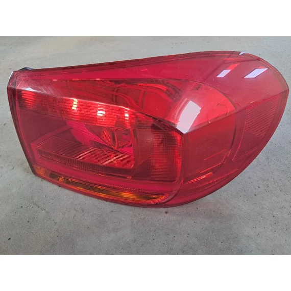 VOLKSWAGEN TIGUAN (5N) Jobb külső hátsó lámpa