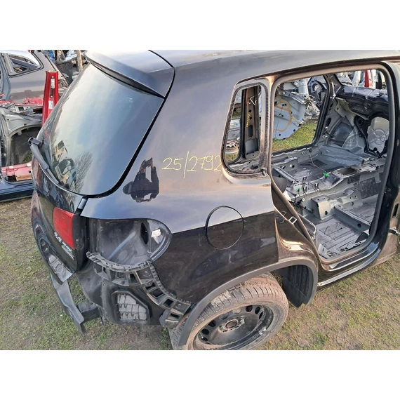 VOLKSWAGEN TIGUAN (5N) Jobbb hátsó sárvédő negyed