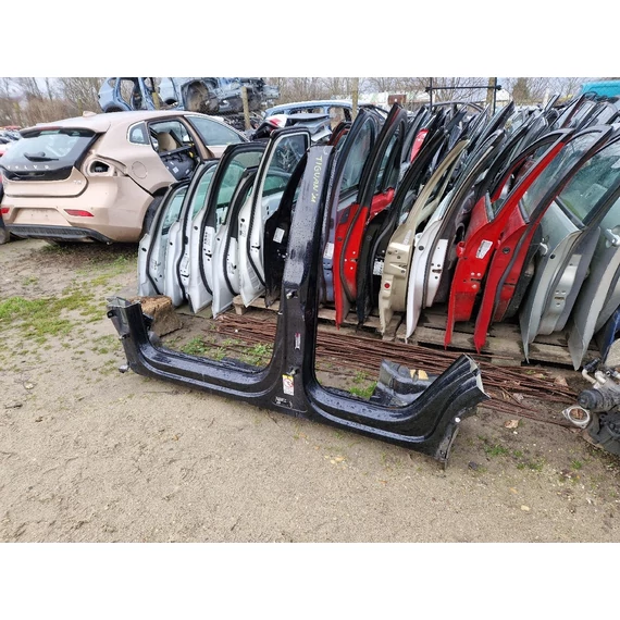 VOLKSWAGEN TIGUAN (5N) bal küszöb