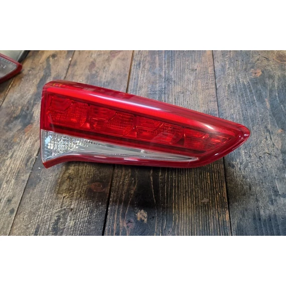 HYUNDAI TUCSON (TL) Bal belső hátsó lámpa 92403-D3