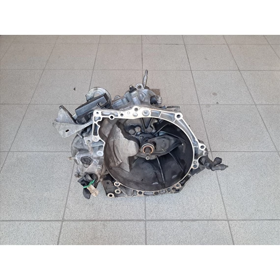 PEUGEOT 3008 1.6 VTI váltó 20DP56