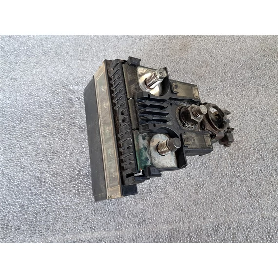 NISSAN X-TRAIL (T32) Akkumulátor saru elektronikával