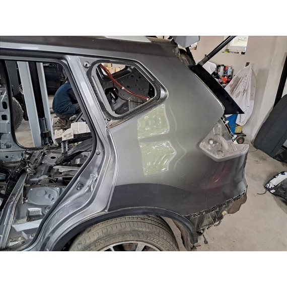 NISSAN X-TRAIL (T32) bal hátsó sárvédő negyed