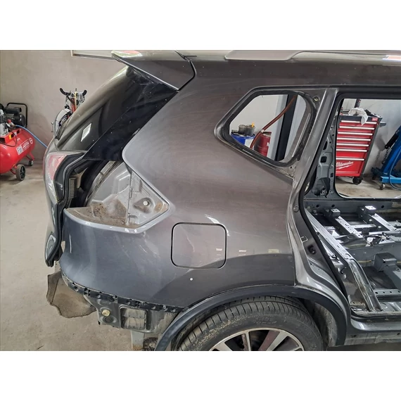 NISSAN X-TRAIL (T32) jobb hátsó sárvédő negyed