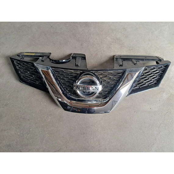 NISSAN X-TRAIL (T32) első lökhárító hűtődíszrács