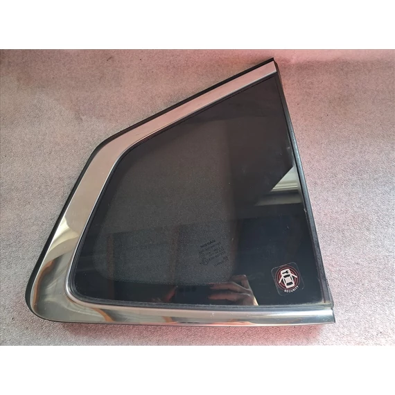 NISSAN X-TRAIL (T32) jobb hátsó C oszlop oldalüveg