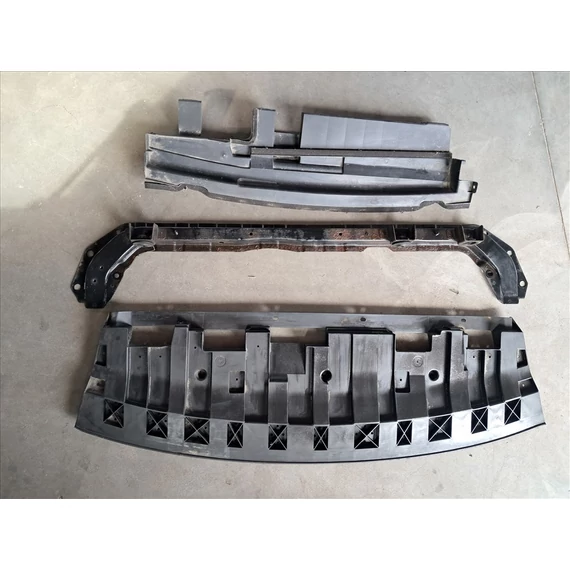 NISSAN X-TRAIL (T32) 1.6 DCI hűtő tartó