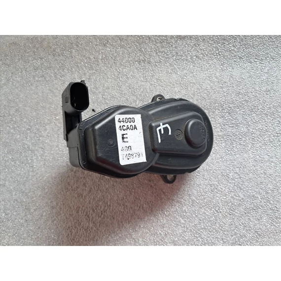 NISSAN X-TRAIL (T32) Jobb hátsó kézifék motor 440004CA0A