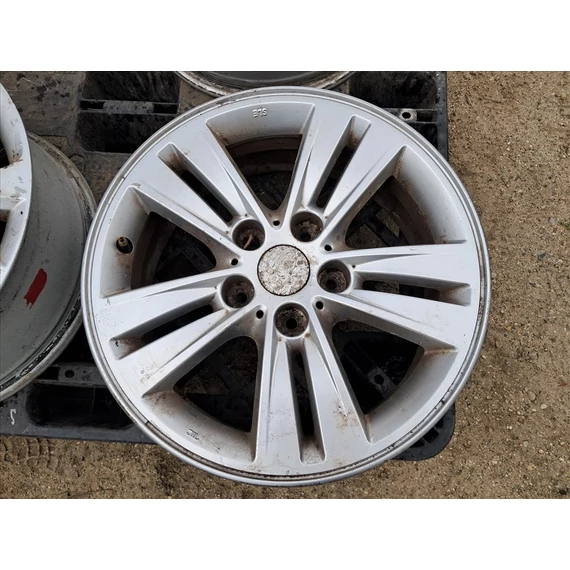 KIA SPORTAGE (SL) Gyári 16" alufelni 1db