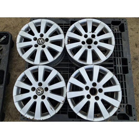 VOLKSWAGEN GOLF V Gyári 16"-os alufelni garnitúra