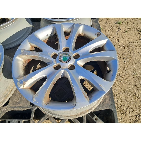SKODA SUPERB II (3T) 17"-es alufelni 1db