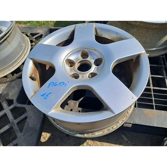 AUDI A4 Gyári 16"-os alufelni 1db