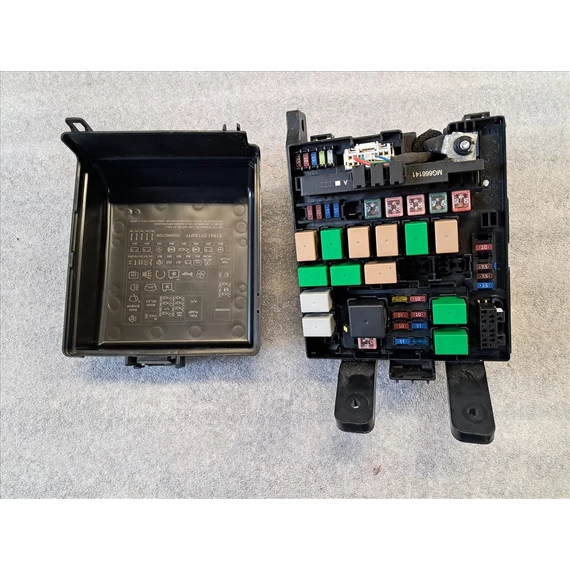 HYUNDAI IX35 Biztosíték doboz