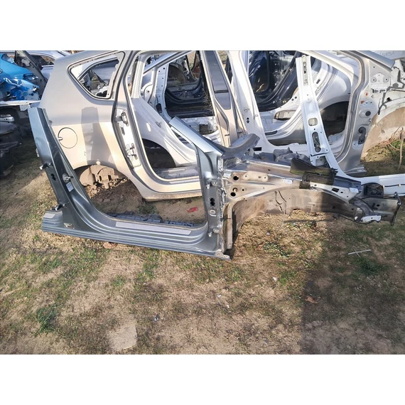 SKODA SUPERB III (3V) Jobb első negyed, küszöb