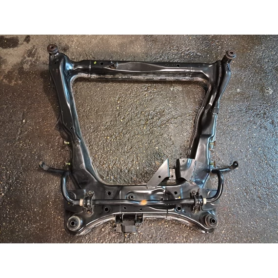 NISSAN X-TRAIL (T32) Bölcső