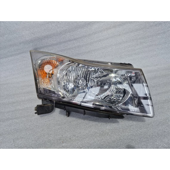 CHEVROLET CRUZE Jobb fényszóró