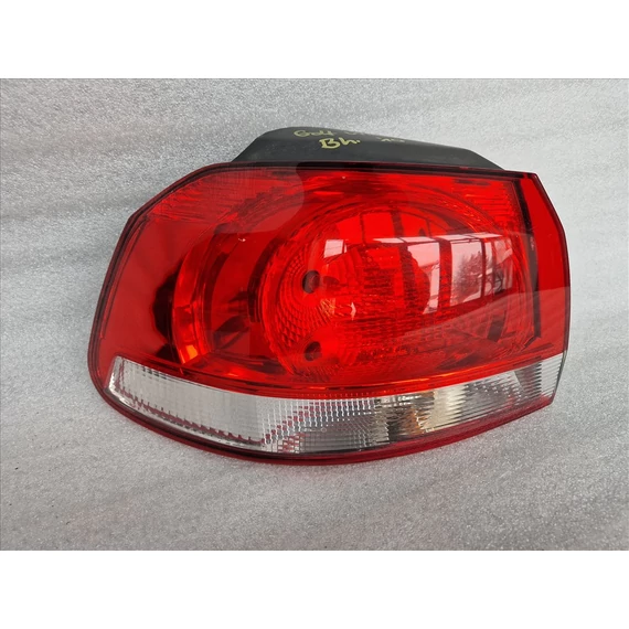 VOLKSWAGEN GOLF VI Bal hátsó lámpa 5K0945095E