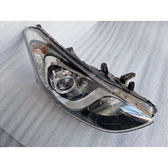 HYUNDAI I30 (GD) FACELIFT Jobb halogén fényszóró