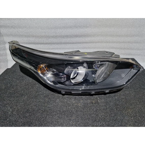 KIA CEED III (CD) Jobb fényszóró 92102-J7061