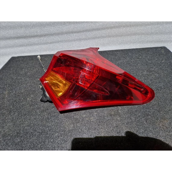 TOYOTA AURIS II (E180) HATCHBACK Jobb külső hátsó lámpa 02-258