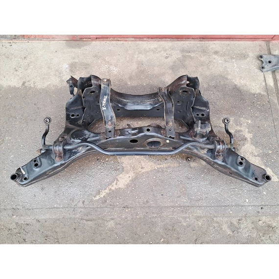 NISSAN X-TRAIL (T32) 4WD Hátsó bölcső