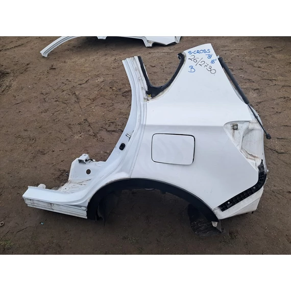 SUZUKI SX4 S-CROSS (JY) Bal hátsó sárvédő, negyed 
