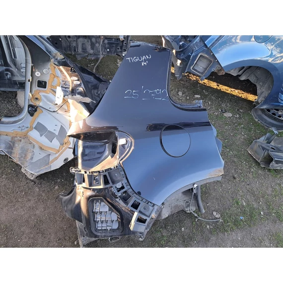 VOLKSWAGEN TIGUAN (5N) Jobb hátsó sárvédő negyed