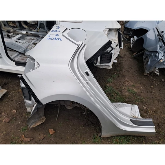 KIA CEED II (JD) HATCHBACK Jobb hátsó sárvédő negyed