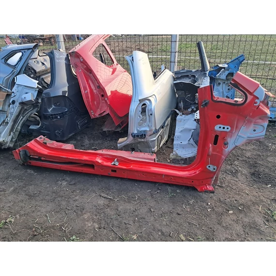 FORD B-MAX Jobb küszöb